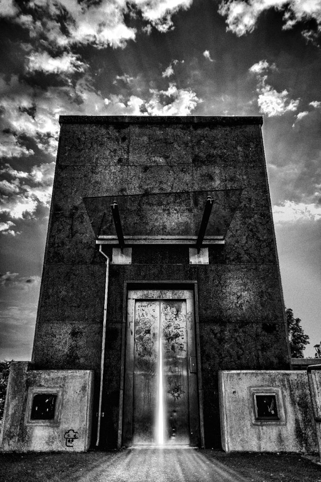 Mono landscape sky