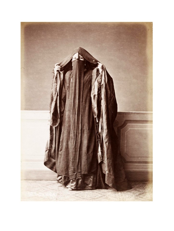 Dame Arabe (woman in veil)