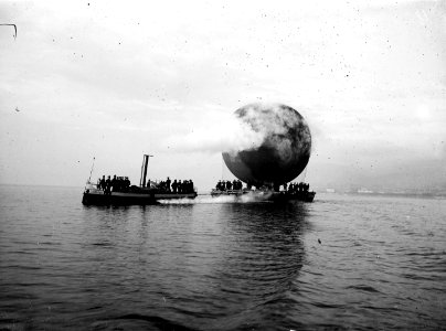 Dampfboot mit Fesselballon über Bielersee - CH-BAR - 3238482