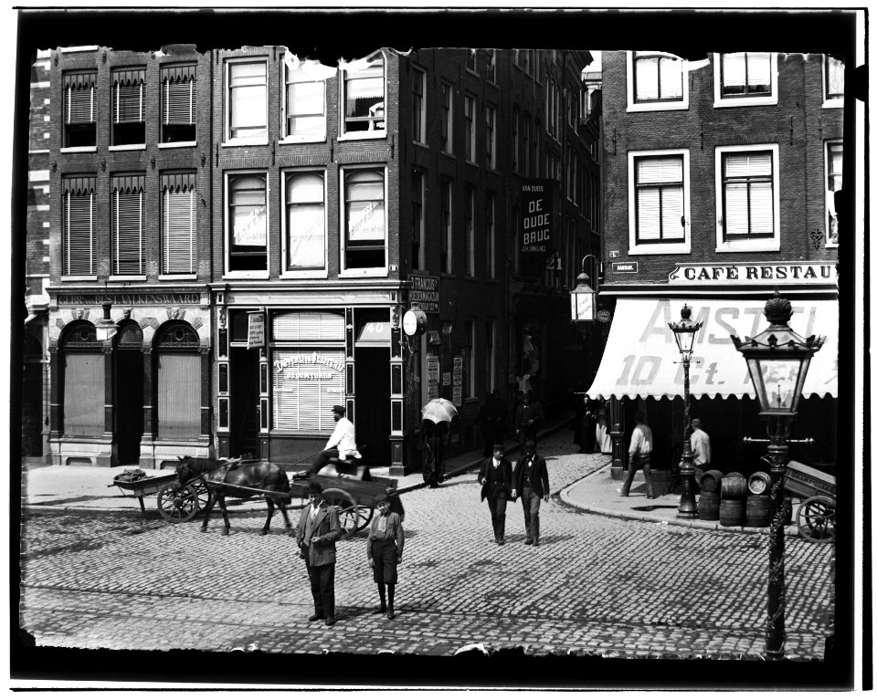 Damrak 38-41 (vrnl) Jacob Olie (max res)