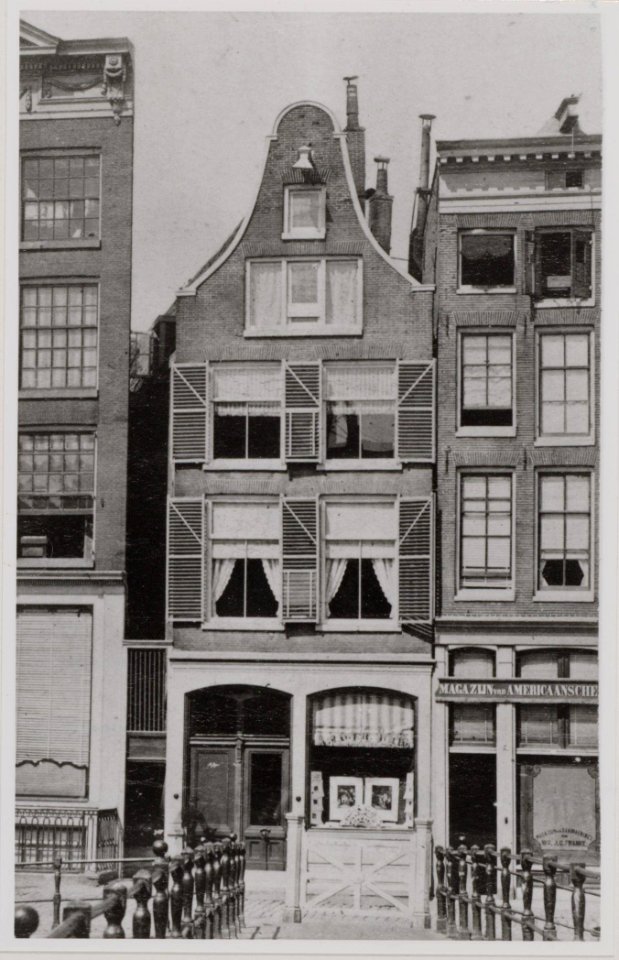 Damrak 81, Winkel van Boekhandelaar en uitgever A. Jager