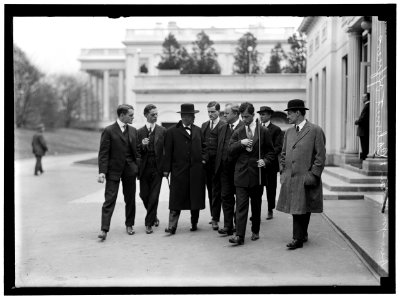 DANIELS, JOSEPHUS. SECRETARY OF THE NAVY, 1913-1921. WITH NEWSMEN LCCN2016865404