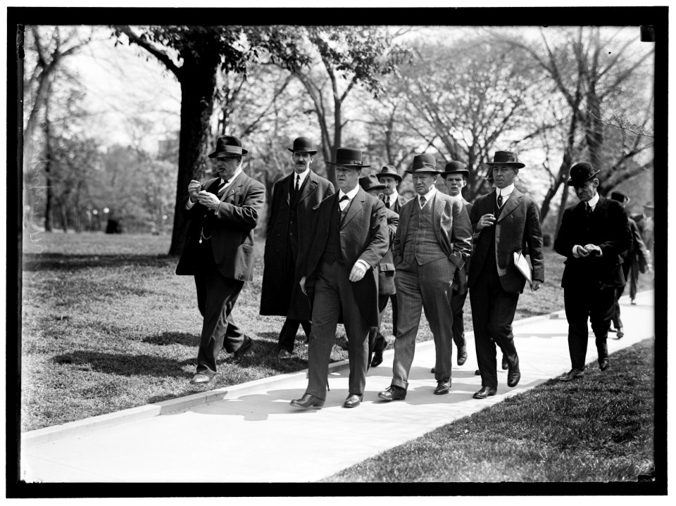 DANIELS, JOSEPHUS. SECRETARY OF THE NAVY, 1913-1921. WITH NEWSMEN LCCN2016865401