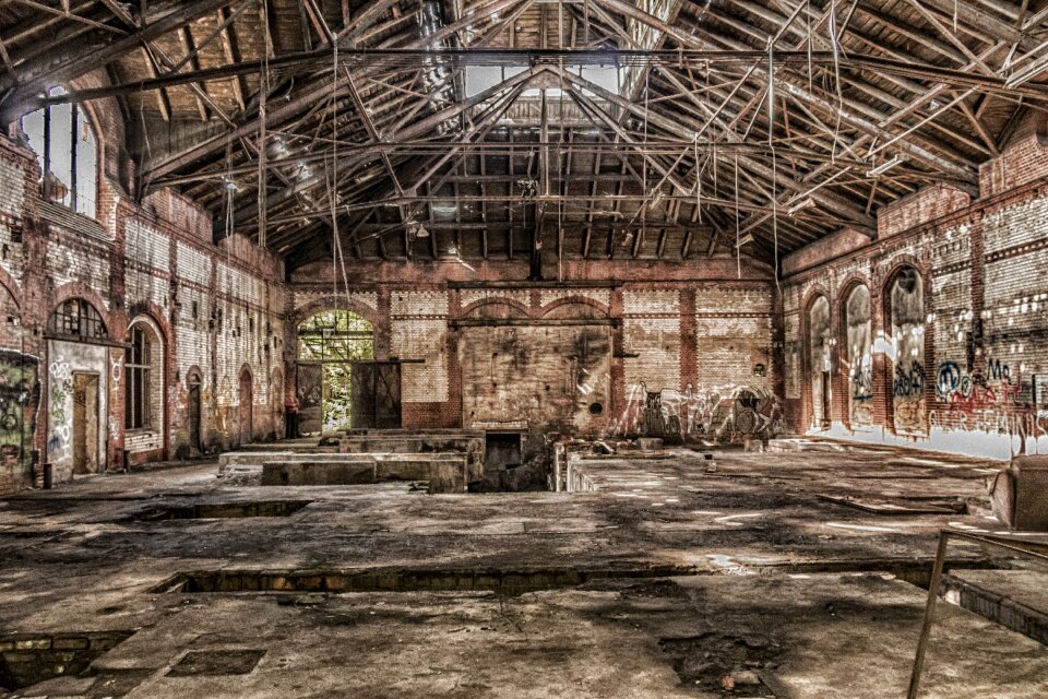 Lapsed old factory photo