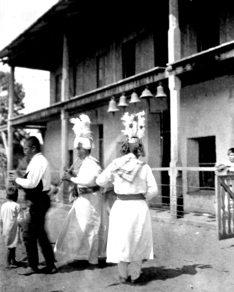 Dansade Cavinaindianer under missionens årsfest. Missionsstn. Cavinas, nära R.Beni, Bolivia - SMVK - 005033
