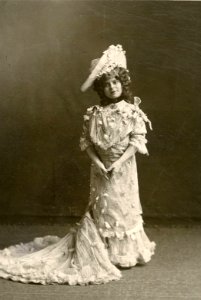 Daphne Pollard, child opera comedienne (SAYRE 1072)