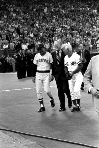 Darrell Johnson Gerald Ford and Sparky Anderson in 1976
