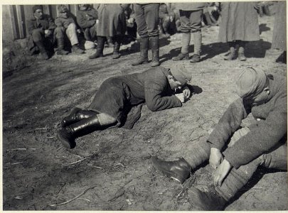 Darstellung von russischen Soldaten und auch öst. - ungarischen Truppen, die aus der Kriegsgefangenschaft heimkehren (BildID 15689689)