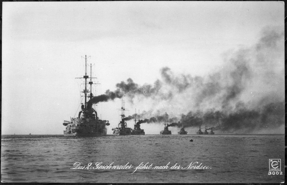 Das 2. Geschwader fhrt nach der Nordsee. The second battleship squadron of the German navy sailing to the North Sea, cir - NARA - 533189
