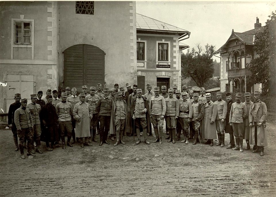 Das 48. Infanterie Truppen Divisionskommando. (BildID 15460601)