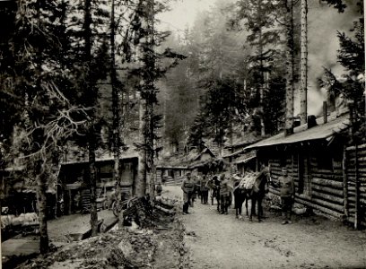 Das Dorf Cost alta. Aufgenommen im Mai 1916. (BildID 15535750)