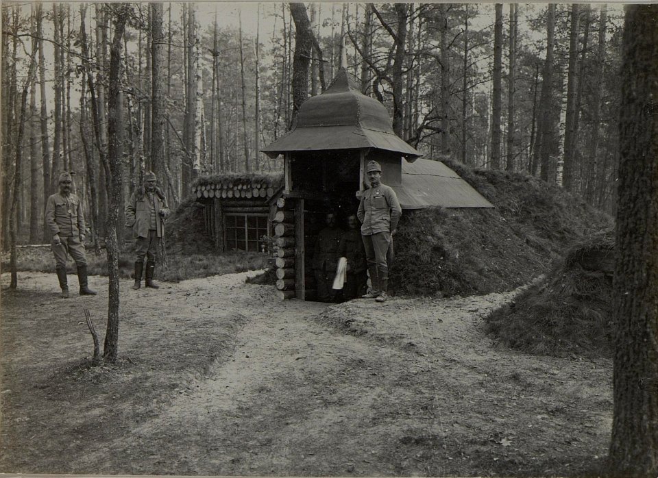 Das Kommando des 2.Honved Infanterieregiments bei Moszcanica, 20.10.1915 (BildID 15455576)