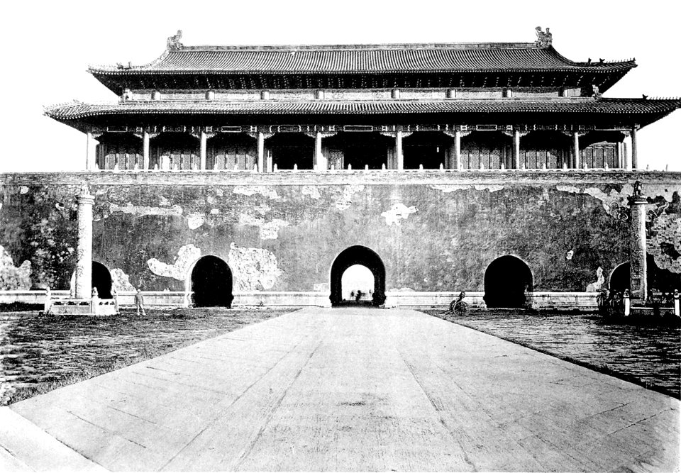 Das Tien-an-mên. Südthor der Verbotenen Stadt