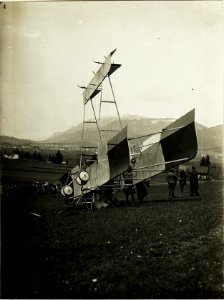 Das zur Landung gezwungene Itl.Flugzeug bei Maria Gail. (17-4.1917.) (BildID 15499833)