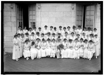 DAUGHTERS OF AMERICAN REVOLUTION PAGES LCCN2016866323