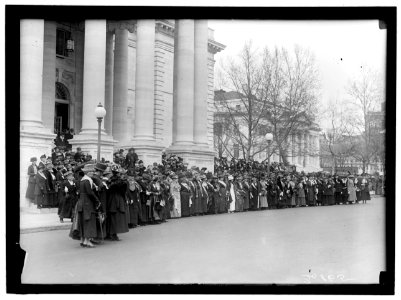 DAUGHTERS OF AMERICAN REVOLUTION. OPENING OF D.A.R. CONGRESS. FROM 2ND FRONT LEFT, MRS. MARY S. LOCKWOOD, PEN FOUNDER OF D.A.R. 4TH FROM LEFT MRS. J.A. VAN ORSDEL, HEAD OF CHILDREN OF LCCN2016869836