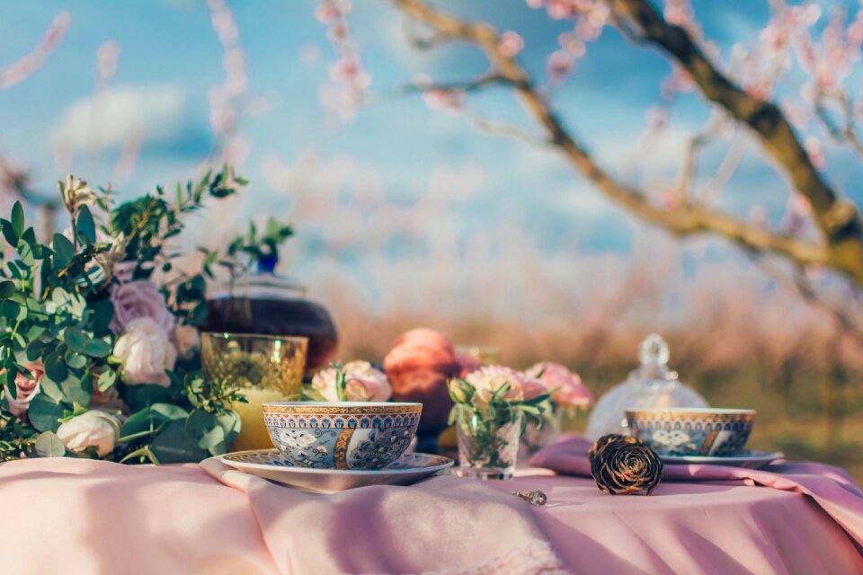Table traditional nature