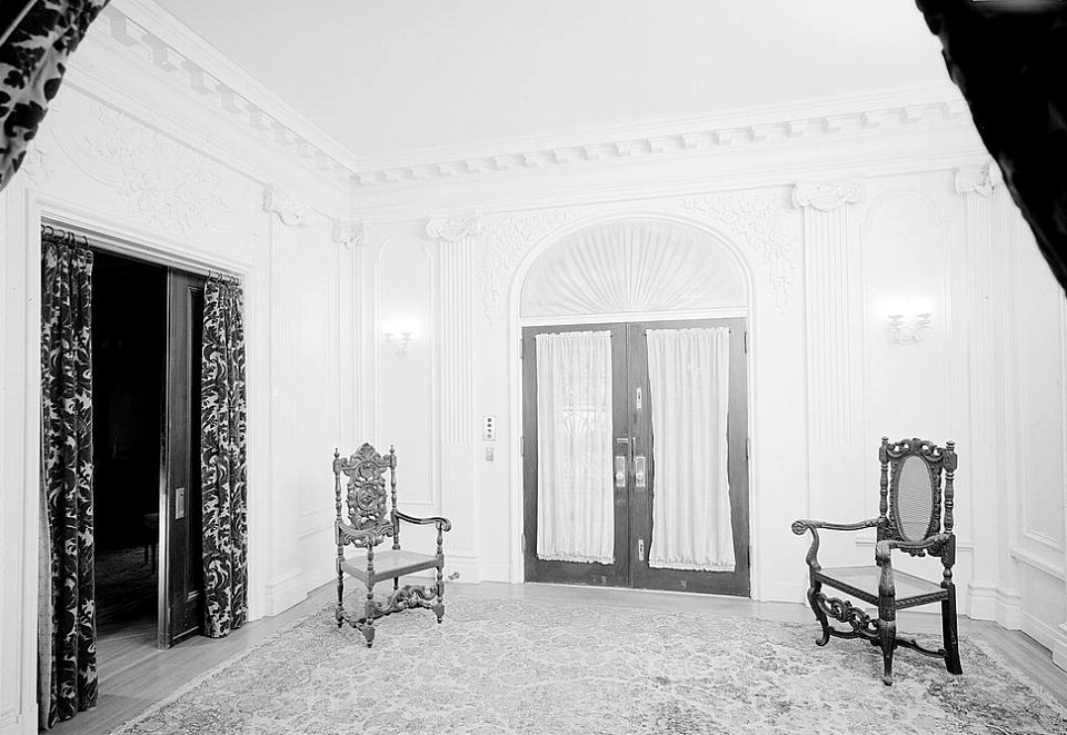 David R. Burgess Mansion 06