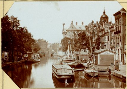 De Nieuwe Zijds Voorburgwal - De Pijpenmarkt, ziende op het voormalige Goudsche Veer - Gedempt photo