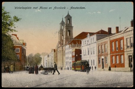De Mozes en Aäronkerk aan het Waterlooplein gezien vanaf het Jonas Daniël Meijerplein. Uitgave Jos Nuss, Amsterdam, Afb PBKD00209000008