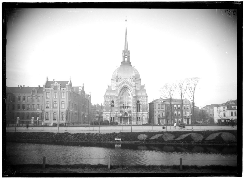 De Nederlands-hervormde Koepelkerk, Stadhouderskade 21, kort voor de voltooiing