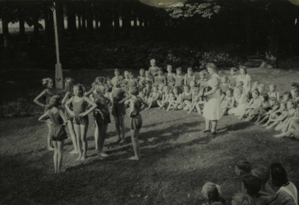 De Oosterhelling - Fotodienst der NSB - NIOD - 211761