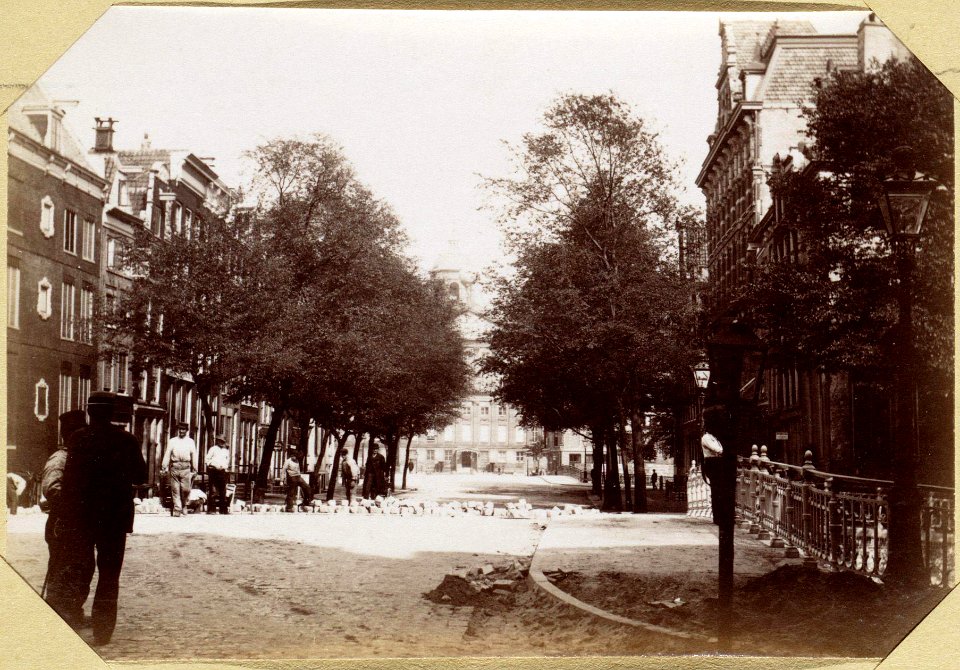 De Raadhuisstraat, ziende op het Koninklijk Paleis