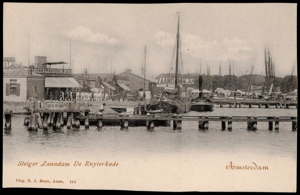 De Ruijterkade. Gezien vanaf de Westertoegang in de richting van de Westerdoksdijk. Uitgave N.J. Boon, Afb PRKBB00278000002