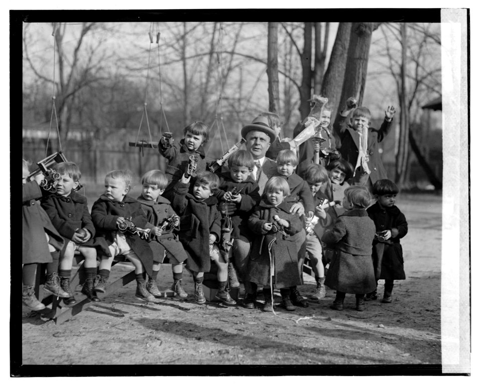 Davis & orphans, (1922) LOC npcc.07581