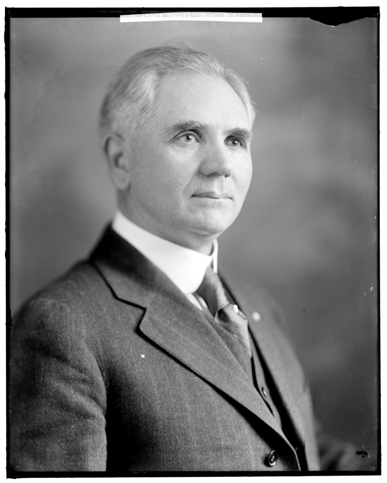 DAVIS, E.L. HONORABLE LCCN2016860426