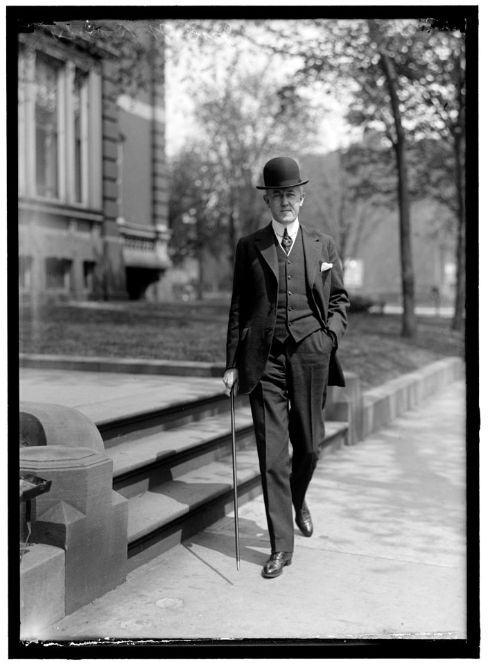 DAVIS, JOHN WILLIAM. REP. FROM WEST VIRGINIA, 1911-1913; SOLICITOR GENERAL OF THE U.S., 1913-1918; AMBASSADOR TO GREAT BRITAIN, 1918-1921; DEMOCRATIC NOMINEE FOR PRESIDENT OF THE U.S., 1924 LCCN2016866311