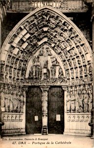 Dax (Landes) - Cathédrale - portail (B)