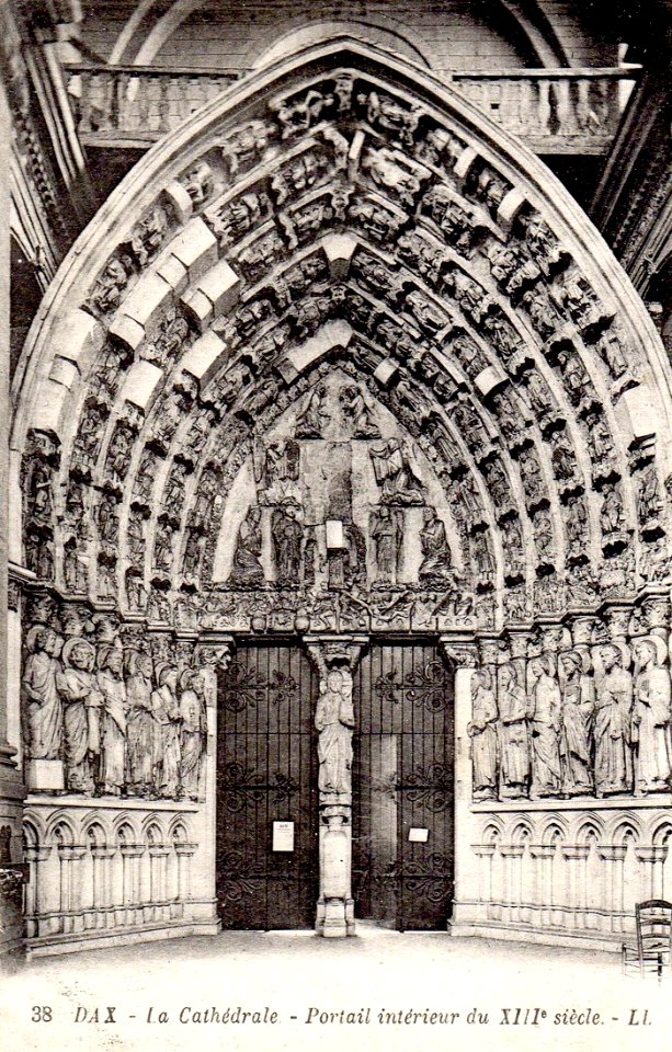 Dax (Landes) - Cathédrale - portail (LL)