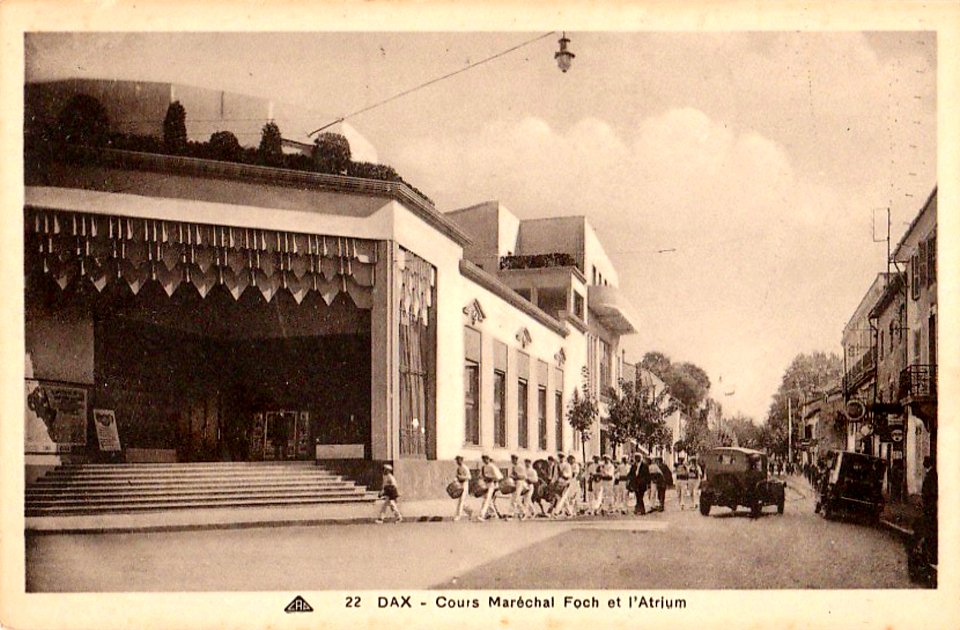 Dax (Landes) - Cours Maréchal Foch et l'Atrium 2