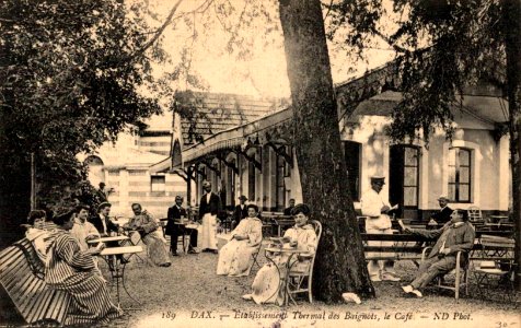 Dax (Landes) - Etablissement Thermal des Baignots - Parc et Café 1