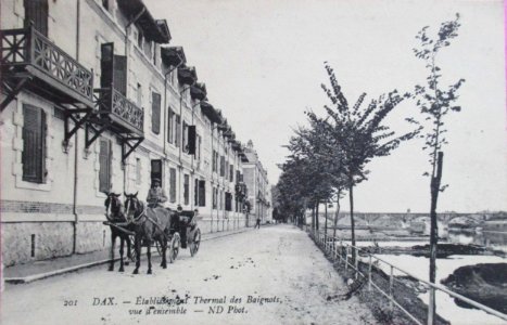 Dax (Landes) - Etablissement Thermal des Baignots - vue de la Promennade 17