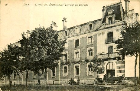 Dax (Landes) - Etablissement Thermal des Baignots - vue de la Promennade 5