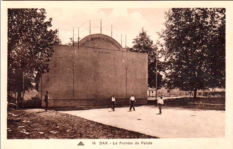 Dax (Landes) - Fronton de Cuyès -