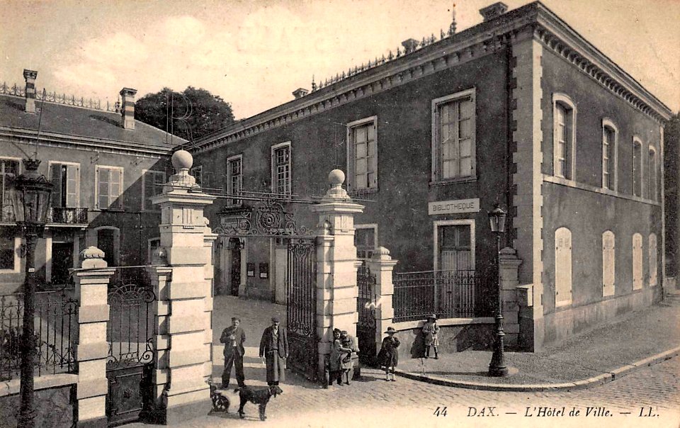 Dax (Landes) - Hôtel de ville 2