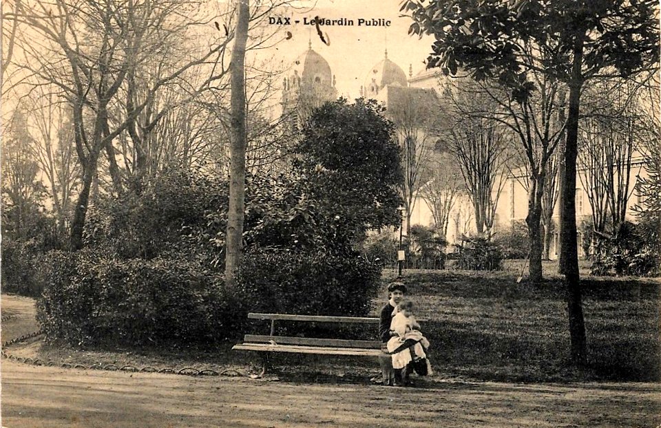 Dax (Landes) - Jardin Hôtel de ville 9
