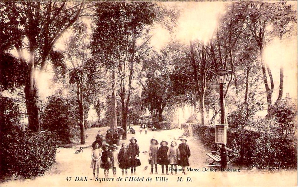 Dax (Landes) - Jardin Hôtel de ville 6