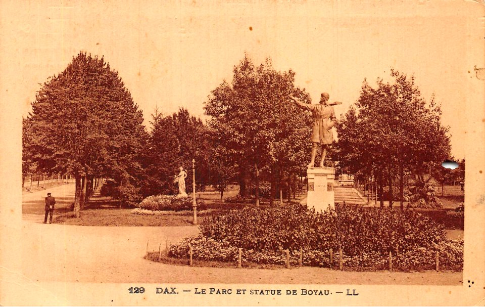 Dax (Landes) - Parc Th Denis - Statue Maurice Boyau 1