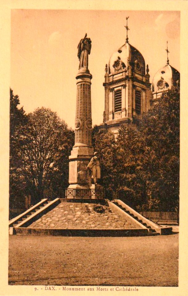 Dax (Landes) - Monument aux morts 6