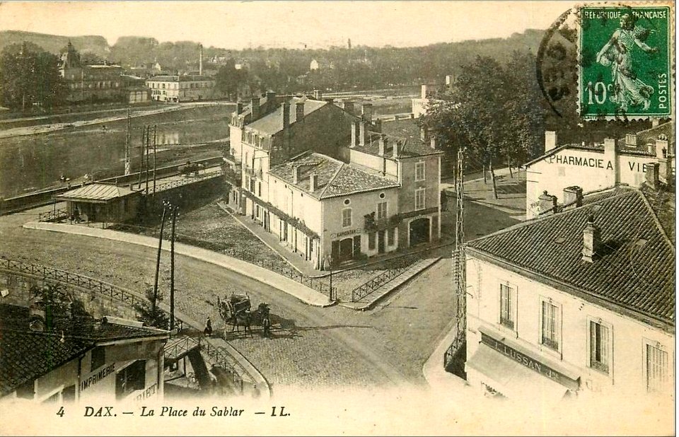 Dax (Landes) - Place du Sablar 3