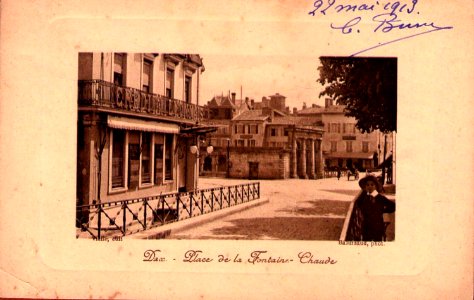 Dax (Landes) - place de la Fontaine chaude 15
