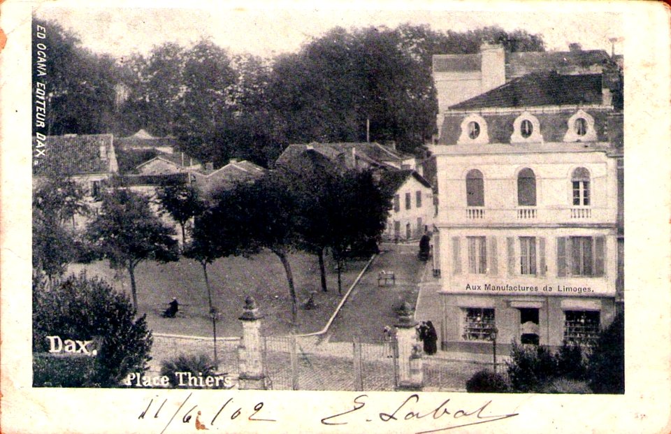 Dax (Landes) - Place Thiers 10