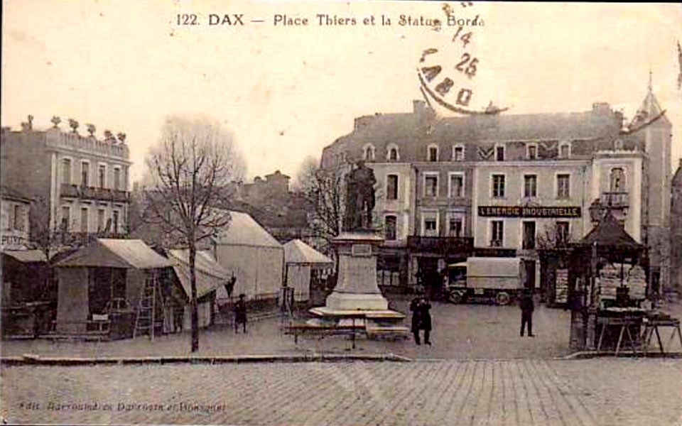 Dax (Landes) - Place Thiers 9