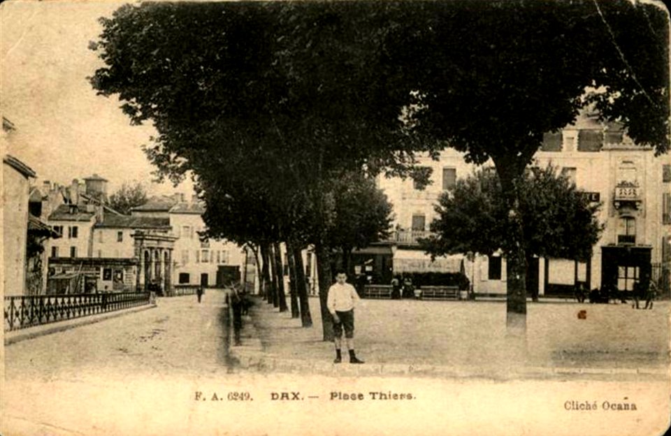 Dax (Landes) - Place Thiers 3