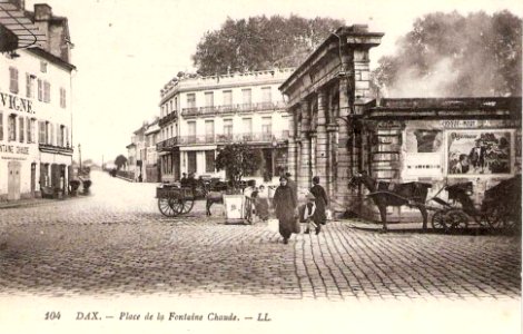 Dax (Landes) - place de la Fontaine chaude 2