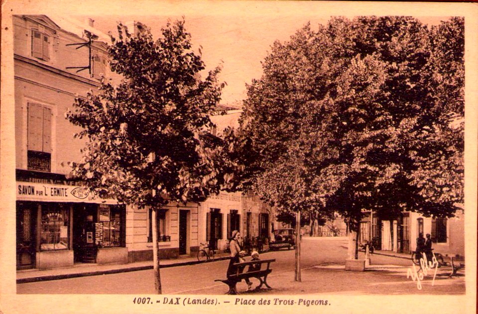Dax (Landes) - Place des Trois-pigeons 1